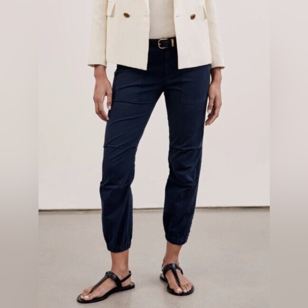 CROPPED MILITARY PANT IN DARK NAVY
Regular price$345.00
COLOR
DARK NAVY